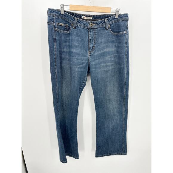 Lee Mid Rise Dark Wash Blue Cotton Blend Denim Bootcut Jeans Women's Size 16 - Picture 1 of 10